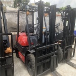 TOYOTA 3 TONS FORKLIFT