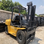 KOMATSU 8 TONS FORKLIFT