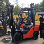 TOYOTA 3 TONS FORKLIFT